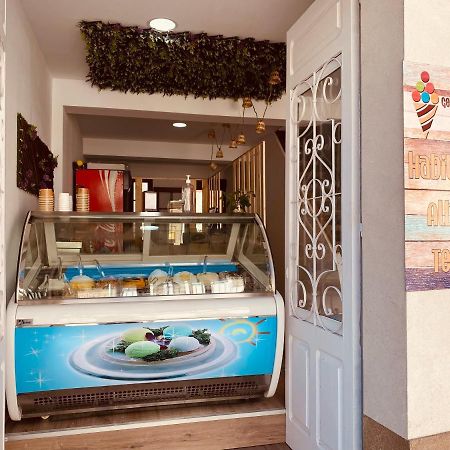 Albergue Y Gelateria Il Nonno Саррія Екстер'єр фото